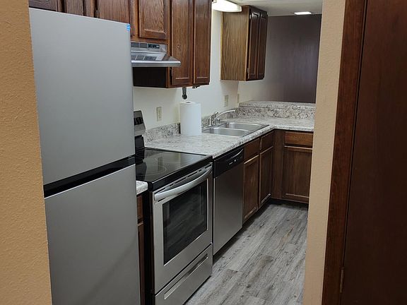 2nd image of 5200 Villa View Dr APT 6B