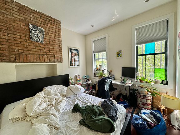 4th image of 297 Harman St #2A