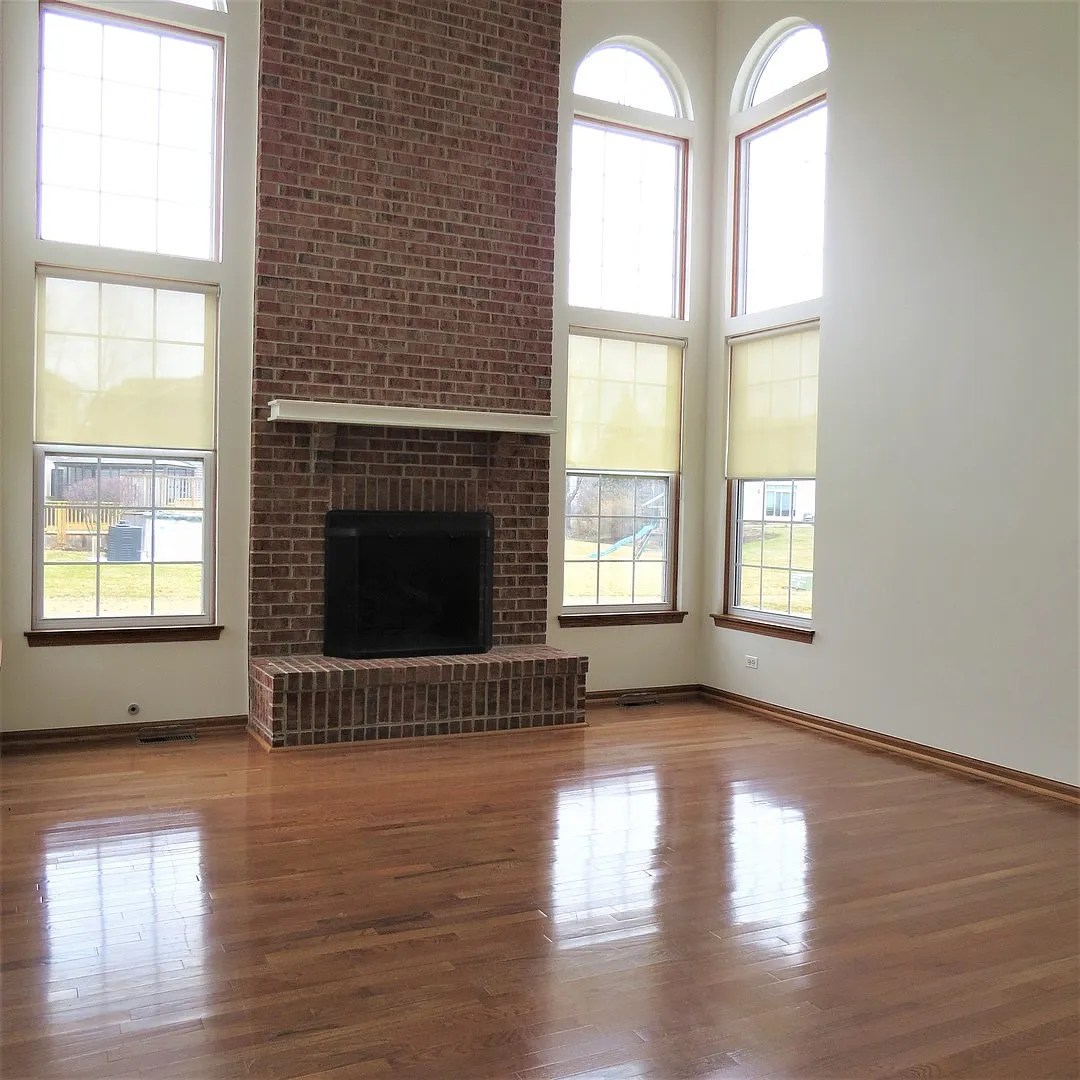 4 bed, 2.5 bath, 2711 sqft, $3,300 — Photo 3