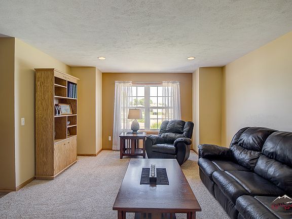 2nd image of 3254 Camrose Dr