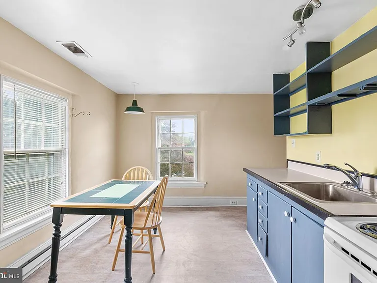 200 Cochran St #3 — Photo 4