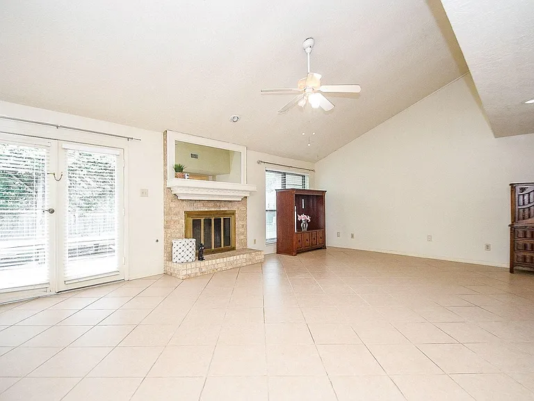 4902 Rainwater Dr — Photo 12