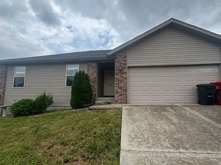 16258 Hailey Ln — Photo 2