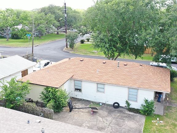 3rd image of 701 E Hiller St