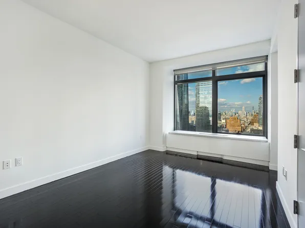 123 Washington Street 42D image 3 of 4