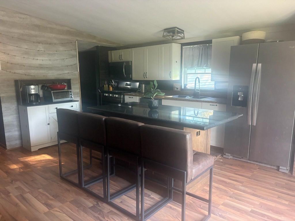 Apartment in Kent City - View 5