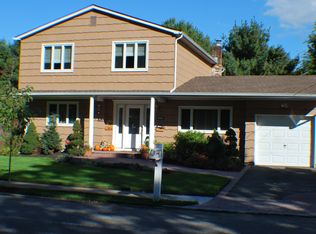 1699 Lincoln Ave, Holbrook, NY 11741