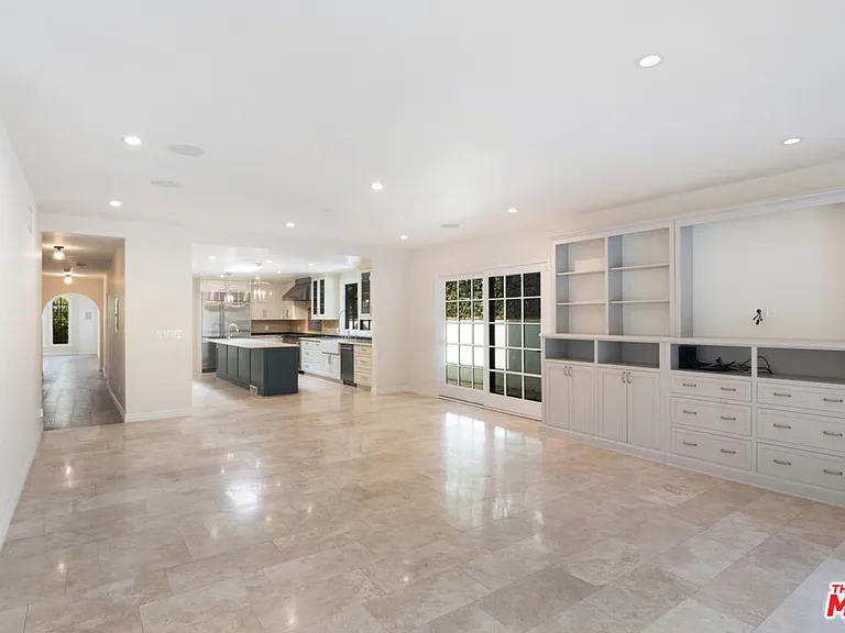 552 Wilcox Ave — Photo 14