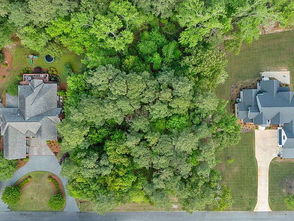 2nd image of 104 Long Leaf Lane