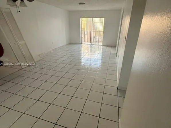 6175 W 20th Ave APT 302, Hialeah, FL 33012
