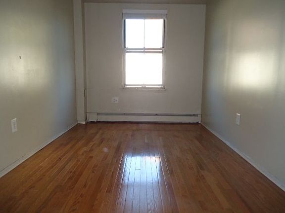 5th image of 401 Cumberland St #3