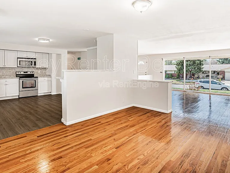 5265 W Ontario Ave — Photo 4