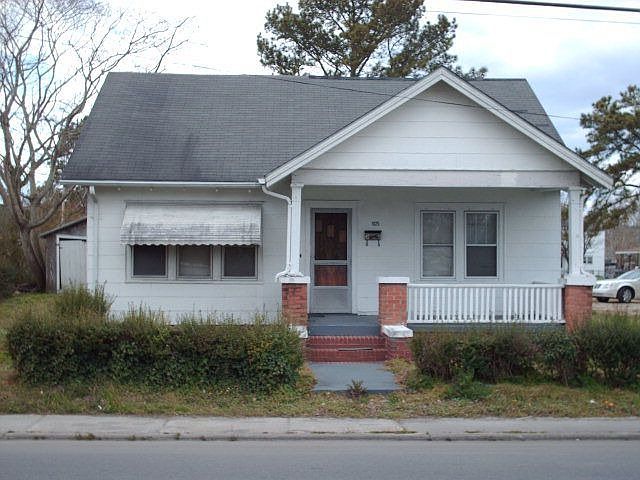 2nd image of 1025 Peartree Rd
