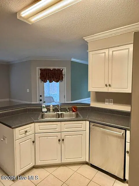 3 bed, 2.0 bath, 1595 sqft, $1,800 — Photo 4