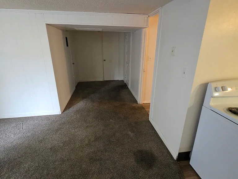 953 E Logan Ave #B — Photo 8