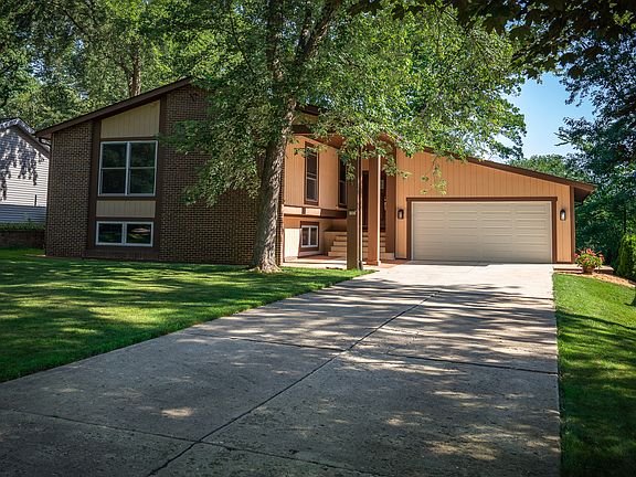 2nd image of 1960 Green Trails Dr