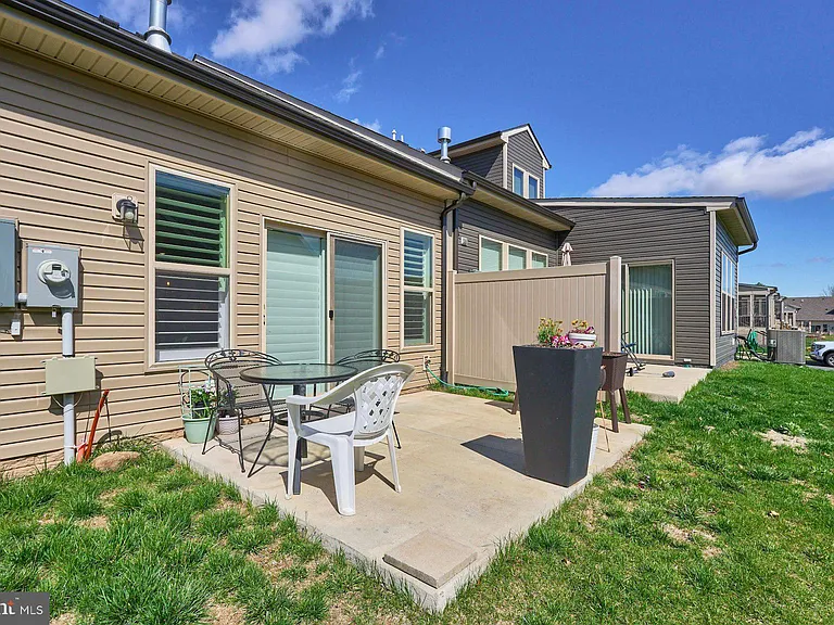 15563 Blue Lotus Ln — Photo 37