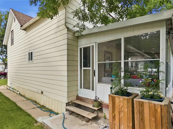 202 2nd Avenue E, Rosetown, SK S0L 2V0