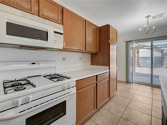 4th image of 628 Tonin Ave