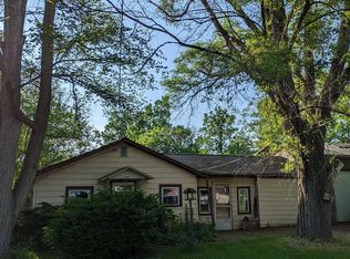 1164 Gilbert St, Flint, MI 48532