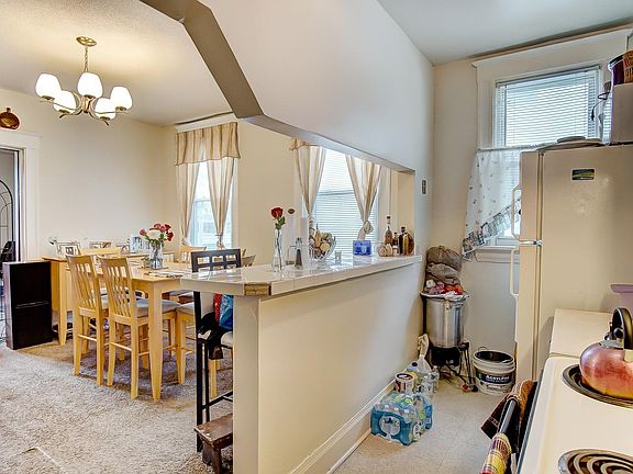 5th image of 3453 Woodburn Ave APT 1