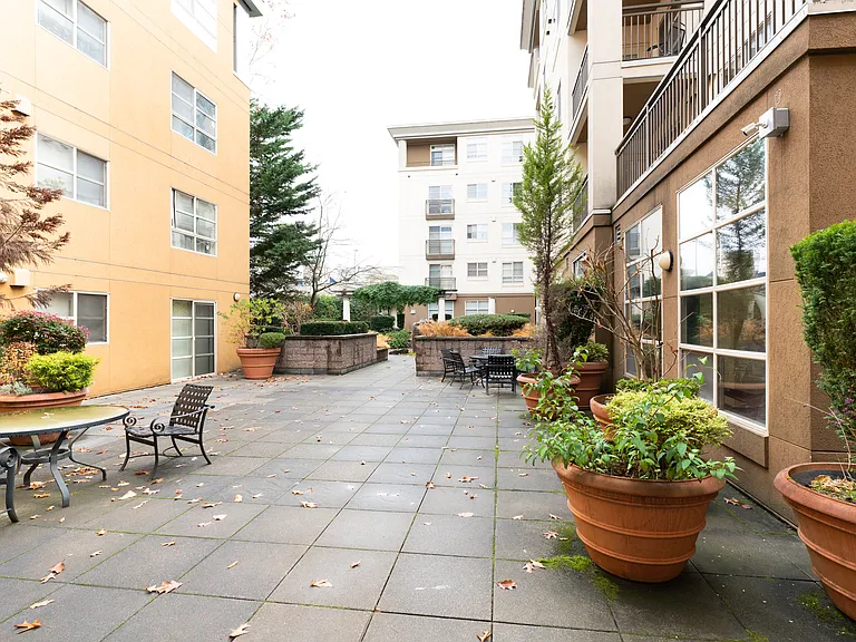 118 107th Ave NE #B111 — Photo 18