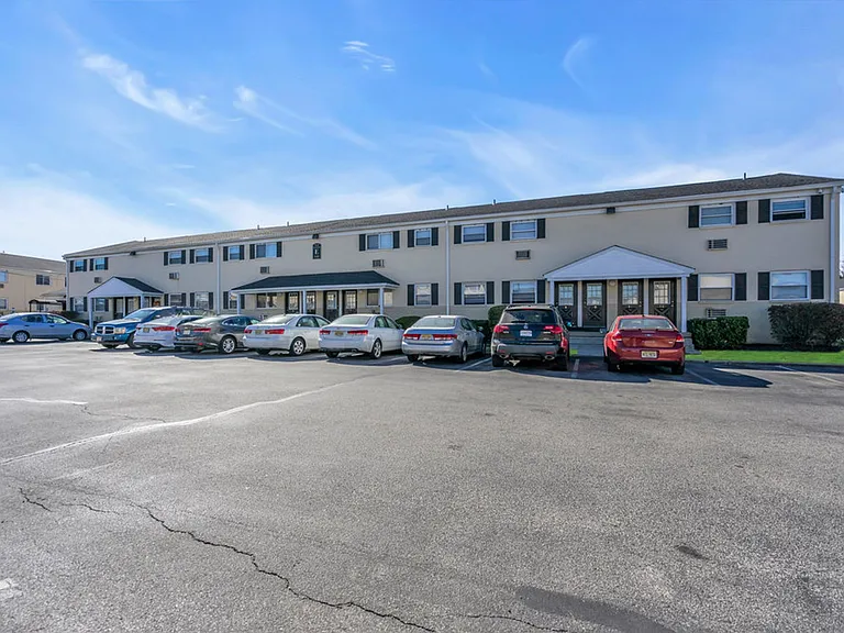 Laurelton Village Apartments — Photo 54