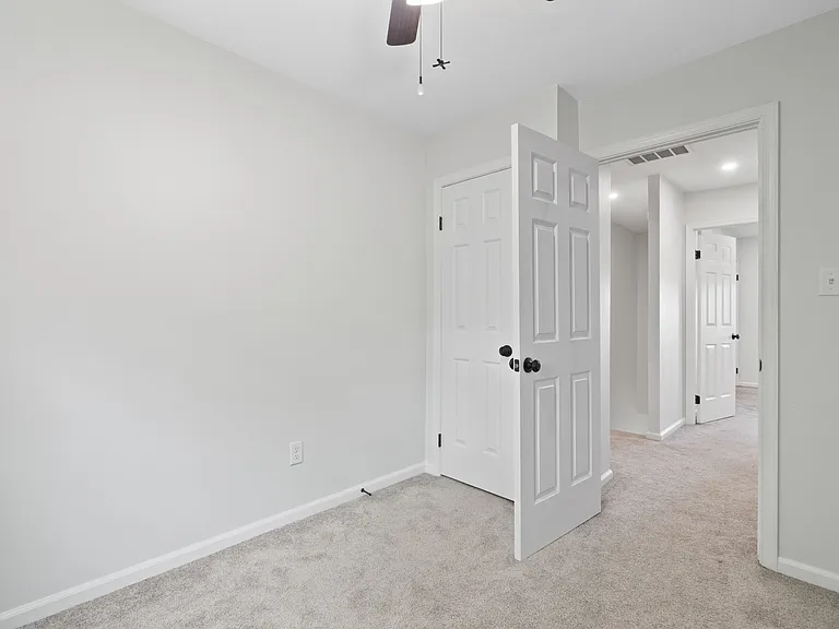 945 Captains Ct — Photo 21