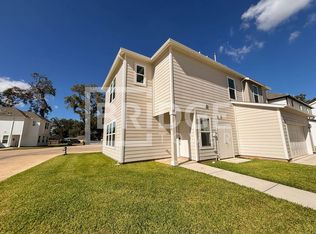 63 Fern Ct, Lake Jackson, TX 77566