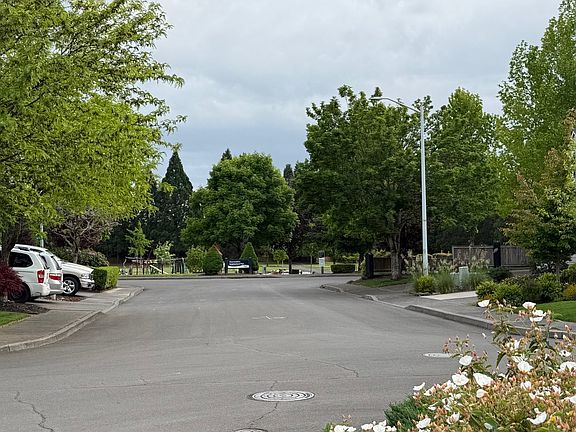 3rd image of 2113 SE 181st Ave