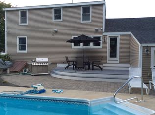 15 Moreland Rd, Weymouth, MA 02191