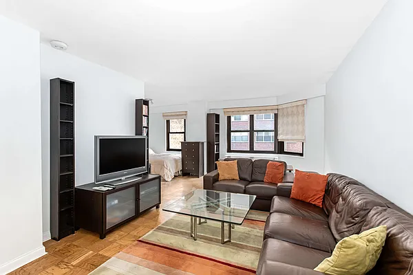 Sold by Compass | media 1