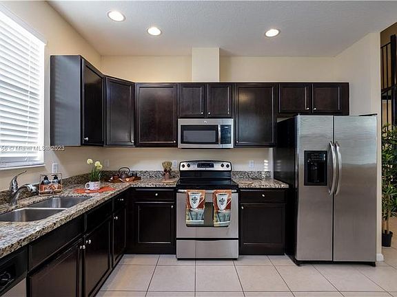 5th image of 2969 Saint Thomas Dr #2969