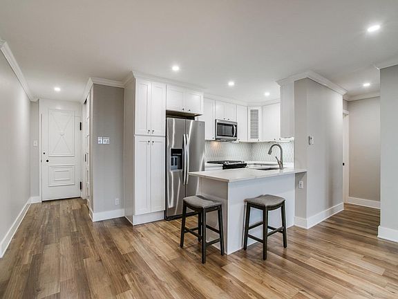 2nd image of 3883 Turtle Creek Blvd APT 403
