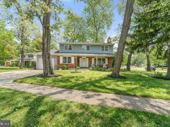 12 Farmhouse Ct, Cherry Hill, NJ 08002