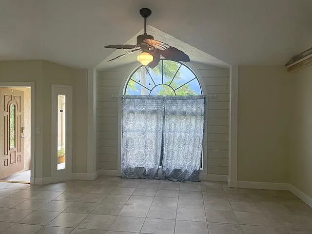 618 SE Streamlet Ave — Photo 10