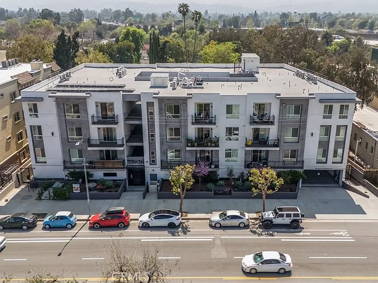 11616 Burbank Blvd #305 — Photo 9