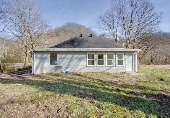 5th image of 274 Club Springs Rd