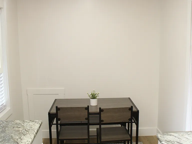 128 S Clark St — Photo 15