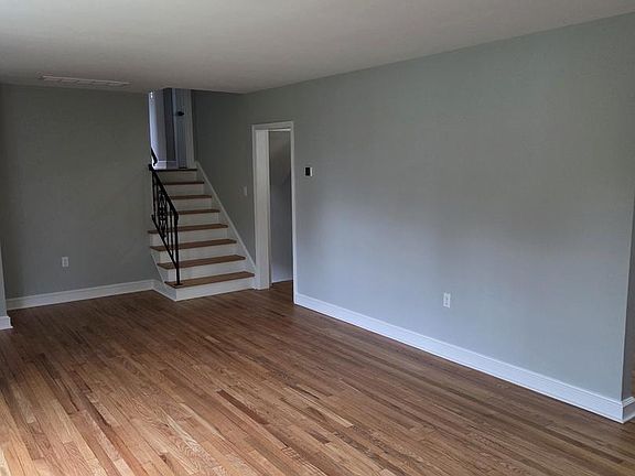 5th image of 5 Smallwood Ln