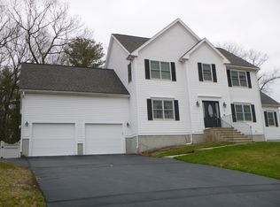 16 Hillcrest Rd, Whitinsville, MA 01588
