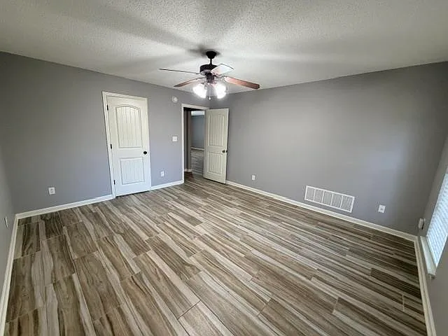 10241 Evening Hill Dr — Photo 7