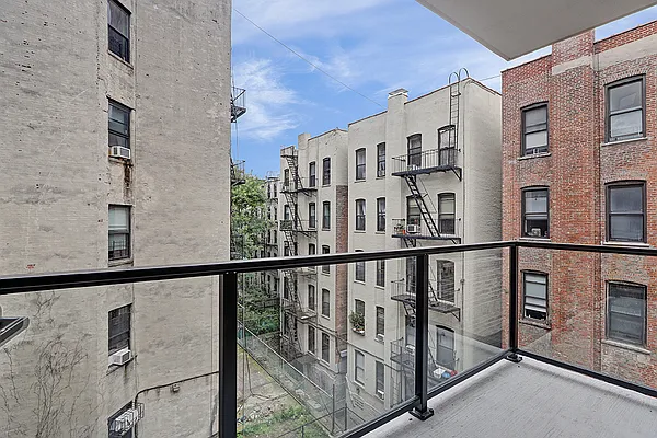 Rented by REZI | media 14