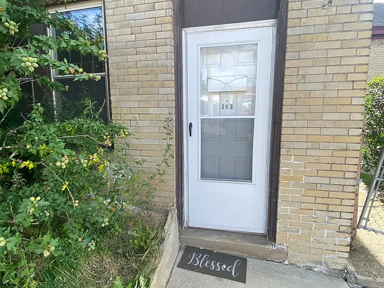 12 - 201 Locust — Photo 2