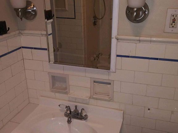 3rd image of 481 Charles St APT 2