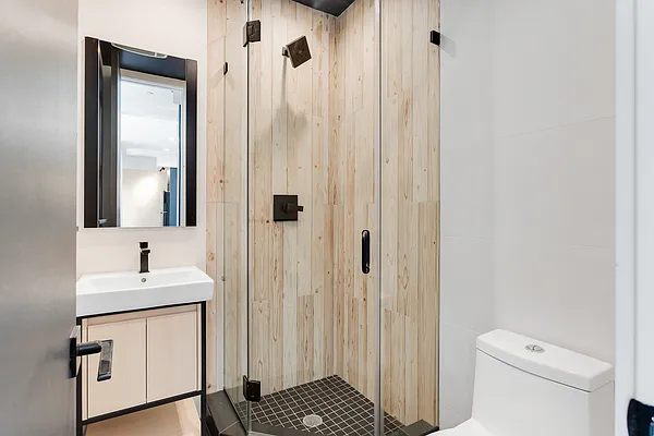 Rented by Safdie Realty Group | media 33