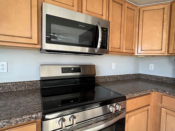 5th image of 1295 W Hereford Dr