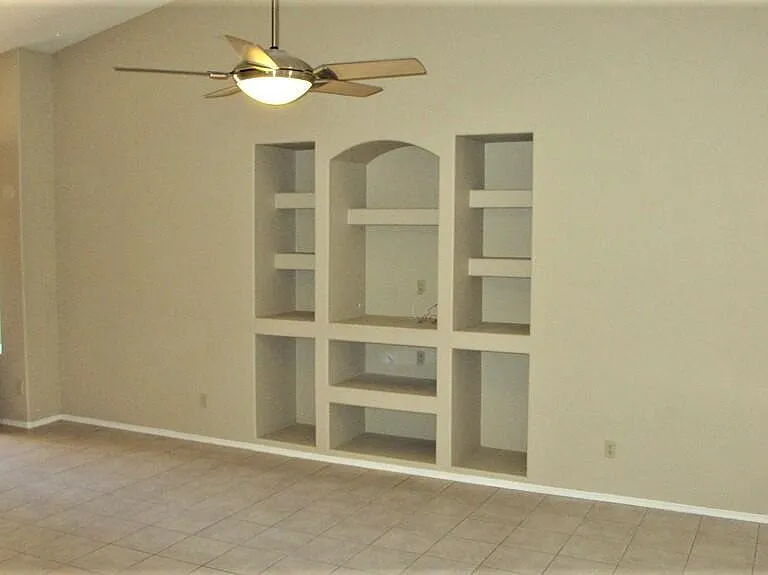 2471 W Hemlock Way — Photo 4