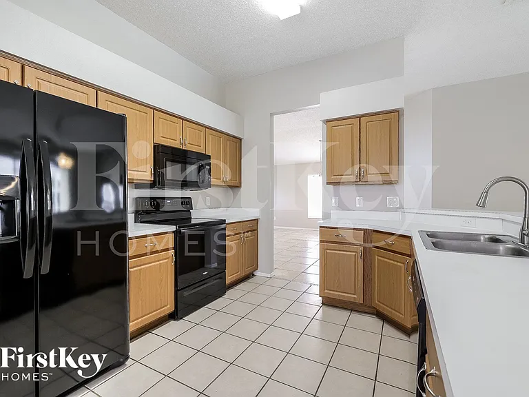 2639 Chatham Cir — Photo 6