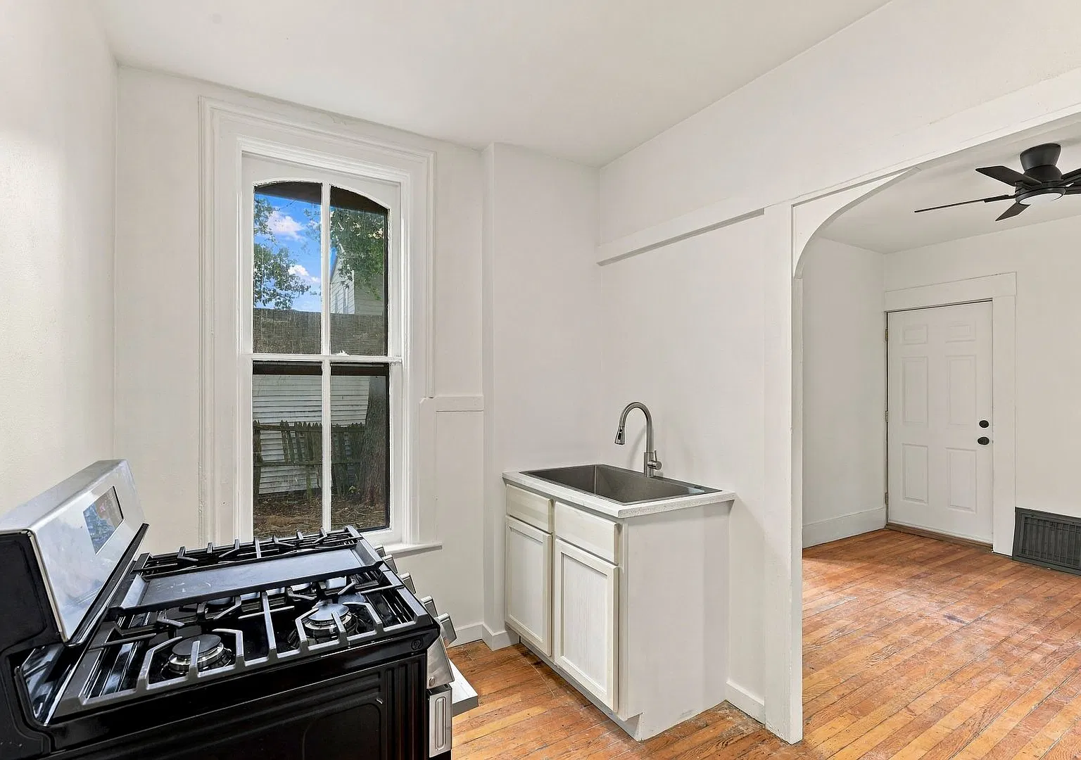 584 Mount Vernon Street — Photo 3